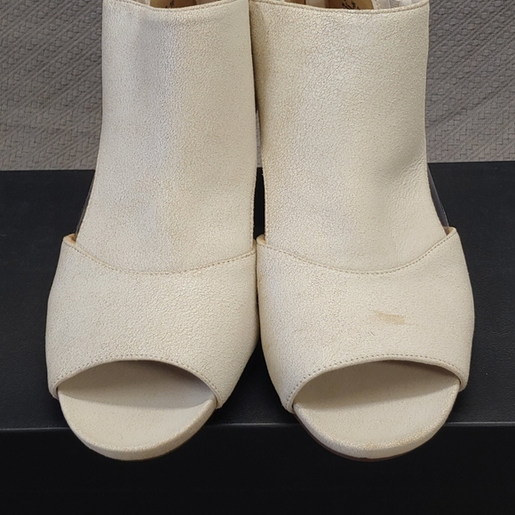 Naturalizer Delta Leather Shootie Alabaster-8 - Picture 6 of 12